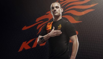 爱游戏体育官方在线-_彩色城锁跑：在城市墙壁留下奔跑的轨迹_，彩色城市图片大全