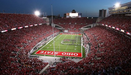 AYX官网-逆境中的神勇：车手挑战极限的故事，逆境车的图片