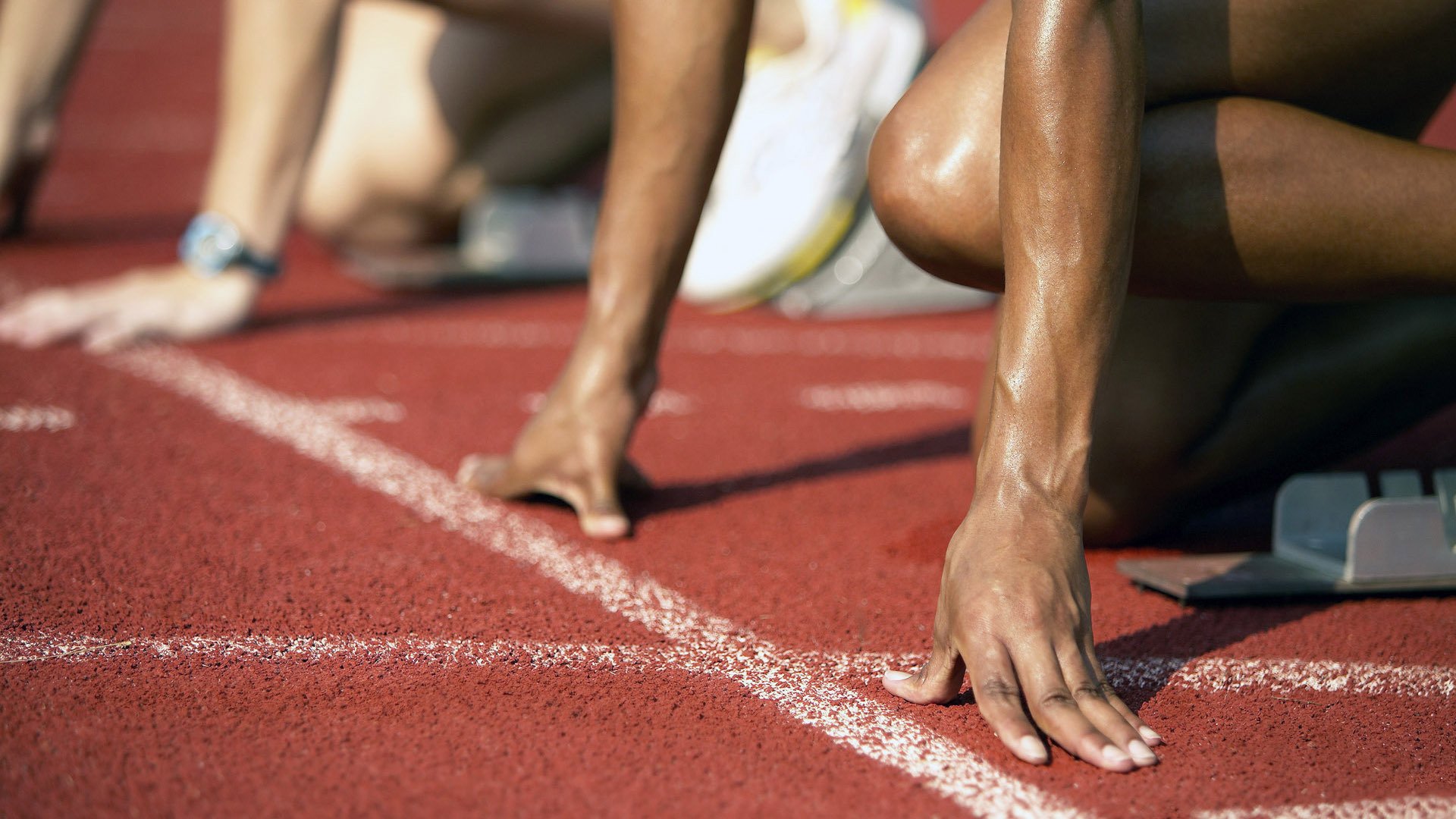 “梦想点亮未来”青少年篮球公益夜跑在上海引发热潮,践行体育公益