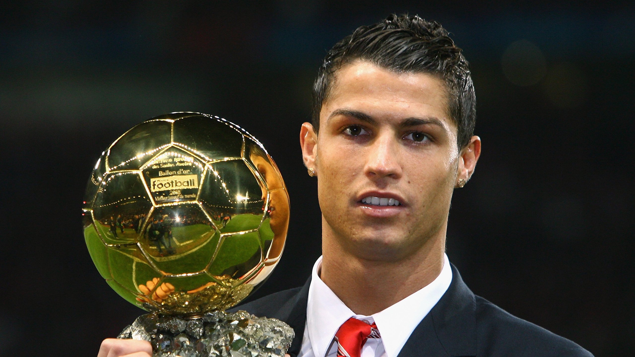 球员数据对比,评估转会价值,球员转会制度